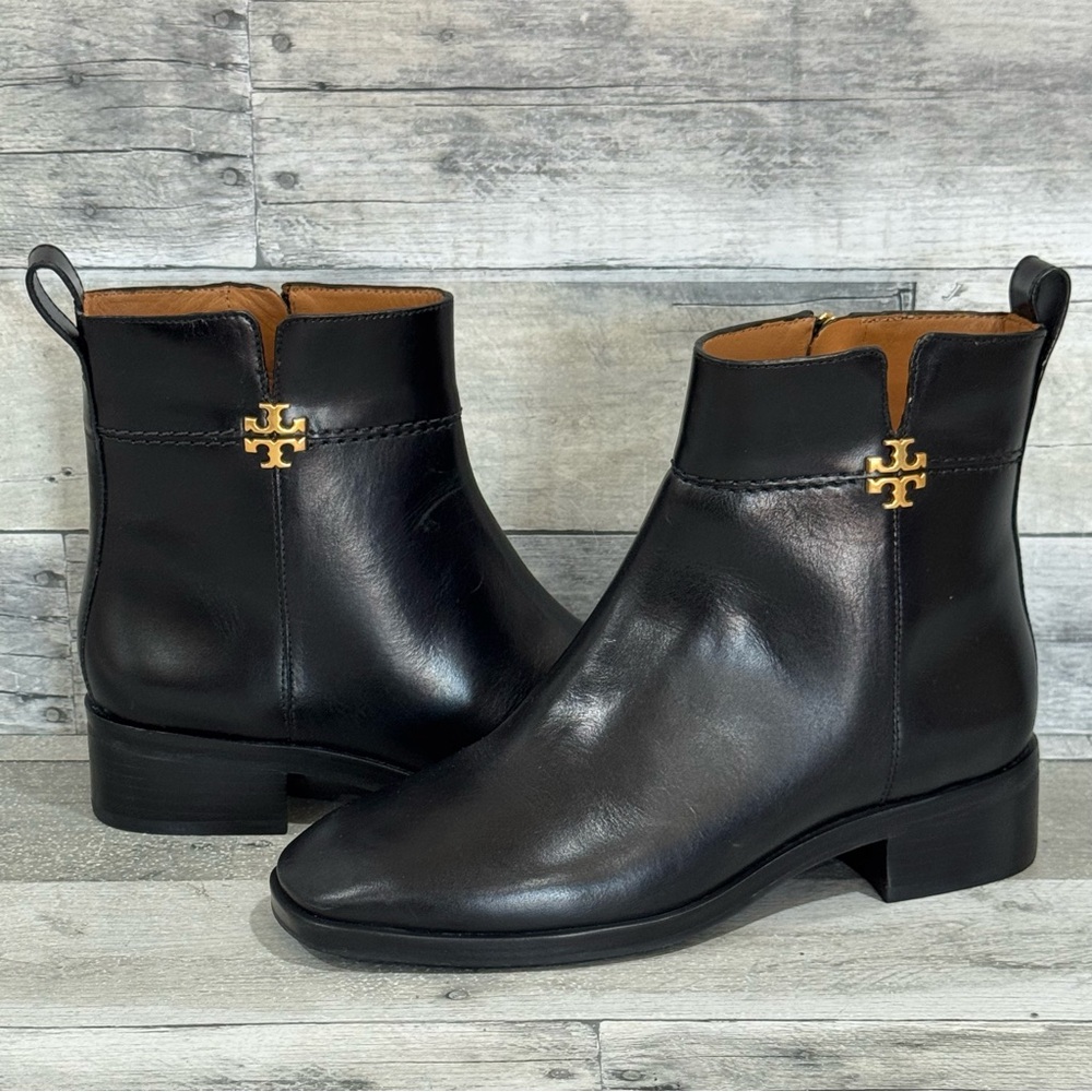 TORY BURCH Everly Flat Boots in Black Leather - Sz -  6.5 .US